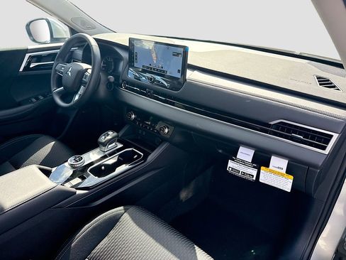 New 2026 Mitsubishi Outlander ES FWD image 29