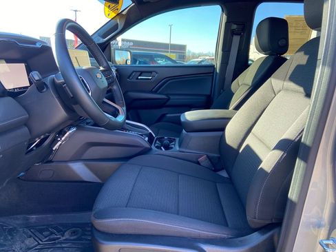 Used 2024 Chevrolet Colorado LT w/ LT Convenience Package II image 10