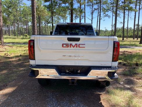 New 2025 GMC Sierra 3500 SLT w/ SLT Premium Package image 4