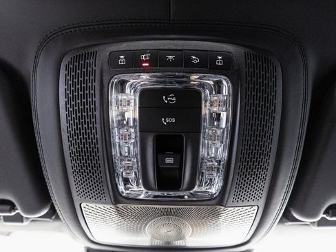 Used 2024 Mercedes-Benz Maybach GLS 600 4MATIC image 25