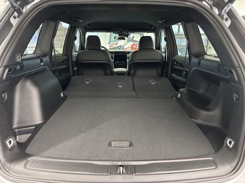 New 2025 Jeep Grand Cherokee Limited image 11