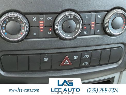 Used 2011 Mercedes-Benz Sprinter 2500 image 21