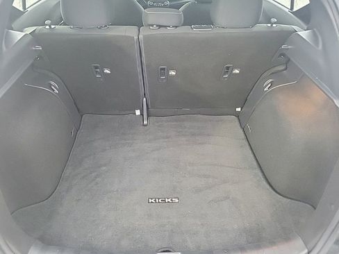 Used 2021 Nissan Kicks SV image 11