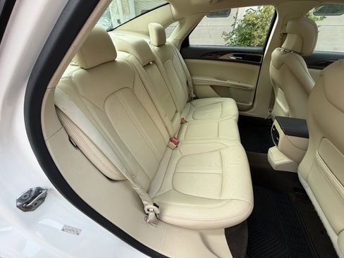 Used 2013 Lincoln MKZ FWD image 32