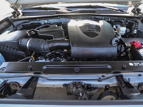 Certified 2019 Toyota Tacoma TRD Sport w/ Technology Package image 26