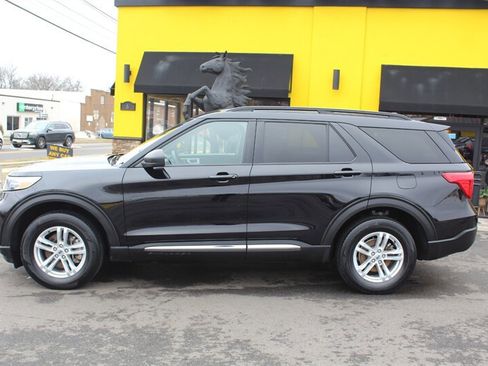 Used 2023 Ford Explorer XLT w/ Equipment Group 202A AWD/4WD image 22