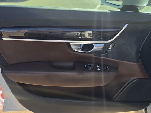 Used 2018 Volvo S90 T5 Momentum FWD image 26