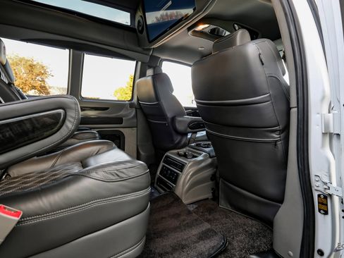 Used 2023 Chevrolet Express 2500 image 75