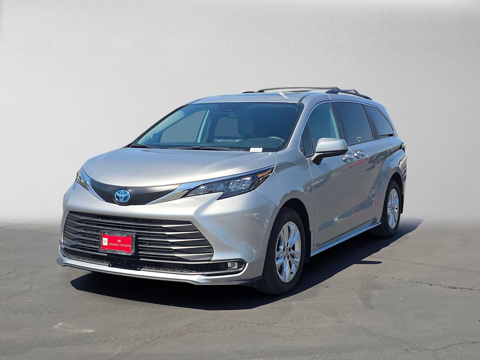 Certified 2025 Toyota Sienna XLE w/ XLE Plus Package FWD image 7