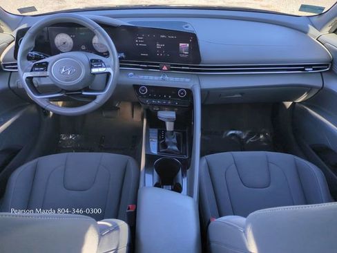Used 2023 Hyundai Elantra SEL w/ Convenience Package image 15