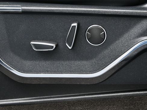 Used 2021 Ford F150 Lariat image 9