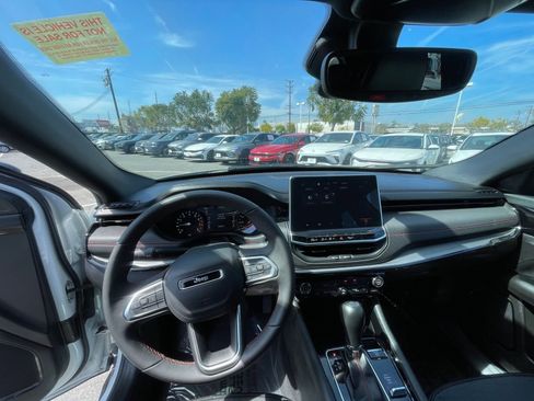 Used 2025 Jeep Compass Trailhawk w/ Trailer Tow Group image 34