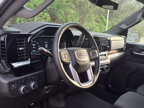 Used 2023 GMC Sierra 1500 Elevation image 16