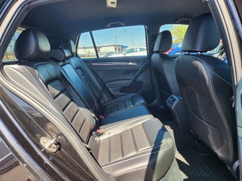 Used 2019 Volkswagen Golf R 4-Door image 14