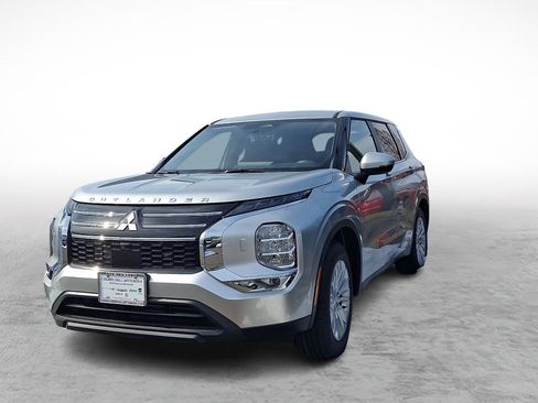 New 2026 Mitsubishi Outlander ES image 1
