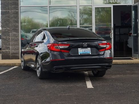 Used 2018 Honda Accord Touring image 4