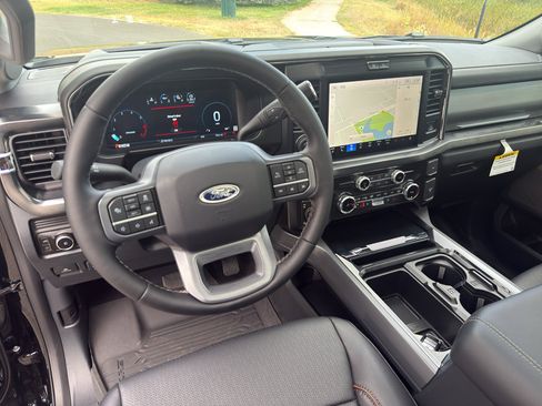 Used 2025 Ford F350 Lariat w/ Lariat Ultimate Package image 18