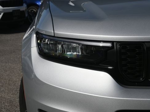 New 2025 Jeep Grand Cherokee L Limited AWD/4WD image 5
