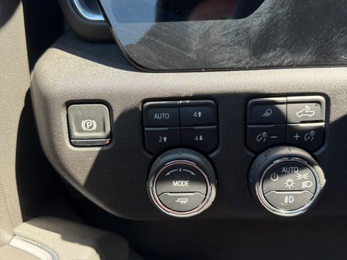 Used 2025 Chevrolet Silverado 2500 High Country w/ Z71 Off-Road Package image 44