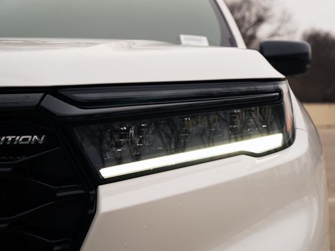 Used 2025 Honda Pilot Black Edition image 11