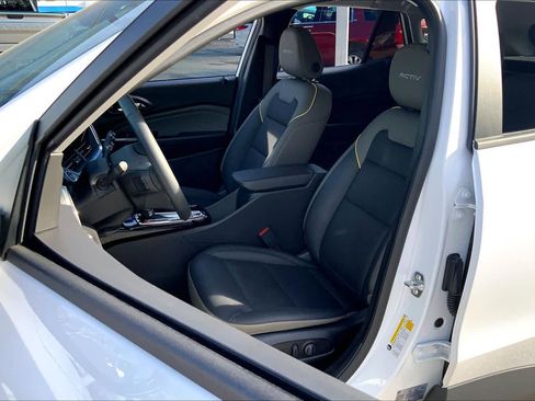 Used 2025 Chevrolet Trax ACTIV w/ Driver Confidence Package image 7