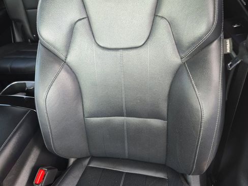 Used 2022 Kia Telluride EX w/ EX Premium Package image 18