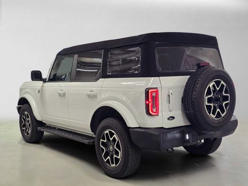 Used 2024 Ford Bronco Outer Banks AWD/4WD image 3