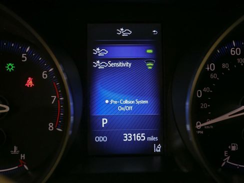 Used 2018 Toyota C-HR XLE FWD image 33