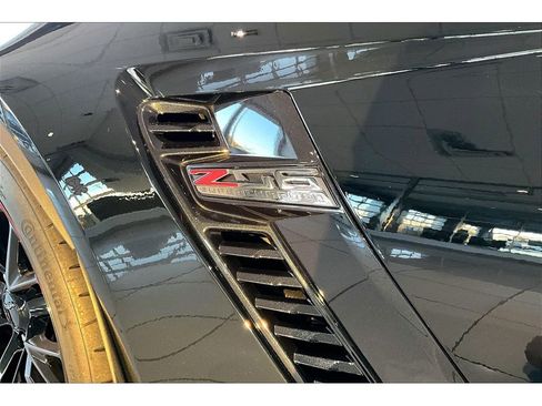 Used 2016 Chevrolet Corvette Z06 w/ 2LZ Preferred Equipment Group image 9
