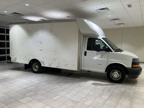 Used 2019 Chevrolet Express 3500 w/ Power Convenience Package RWD image 6