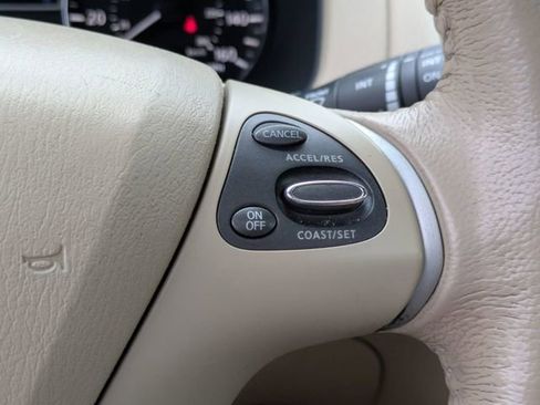 Used 2014 Nissan Pathfinder Platinum w/ Platinum Premium Package FWD image 30