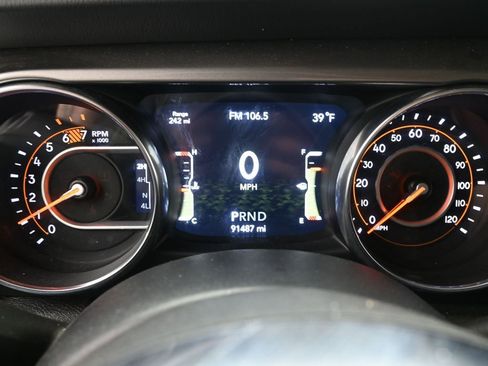 Used 2020 Jeep Wrangler Unlimited Sahara w/ Cold Weather Group image 10