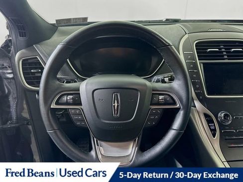 Used 2020 Lincoln Nautilus Premier image 13