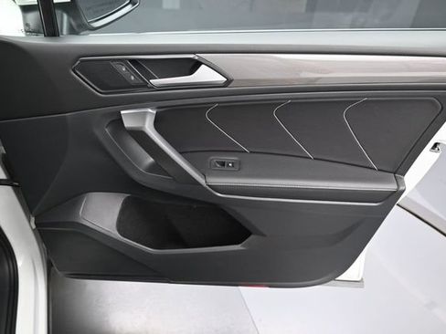 Used 2023 Volkswagen Tiguan SE w/ Panoramic Sunroof Package FWD image 35