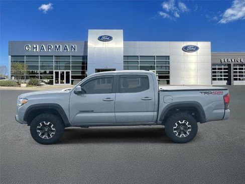 Used 2019 Toyota Tacoma TRD Off-Road image 4