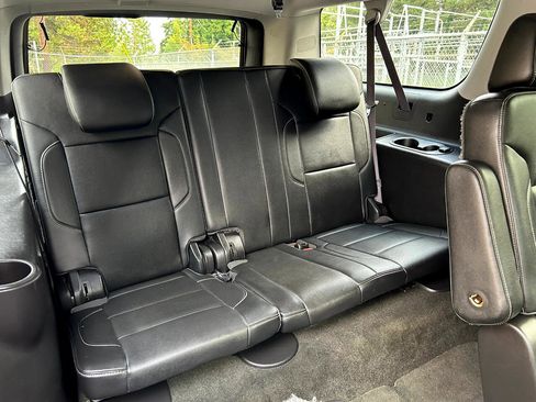 Used 2016 Chevrolet Suburban LTZ image 21