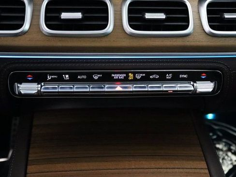 Used 2022 Mercedes-Benz GLS 580 GLS 580 image 29