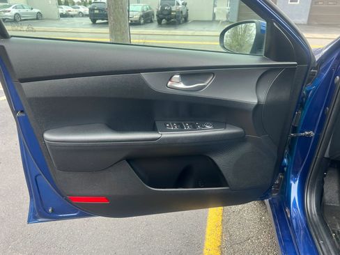 Used 2021 Kia Forte LXS FWD image 6