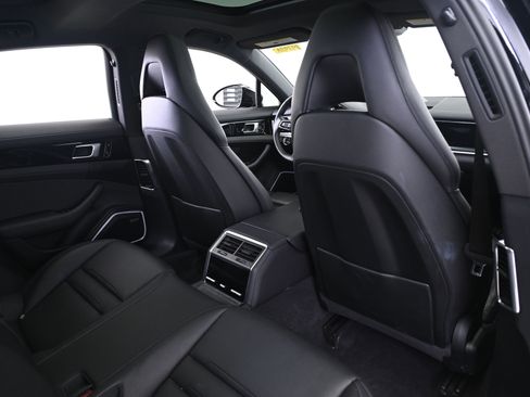 Certified 2021 Porsche Panamera 4 image 17