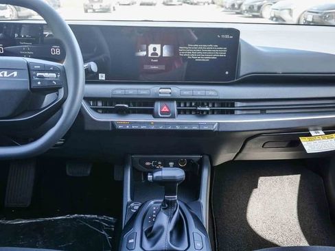 New 2026 Kia K4 LX image 16