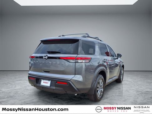 New 2026 Nissan Pathfinder SV image 7