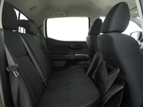 Used 2021 Toyota Tacoma SR5 w/ Trail Edition image 15