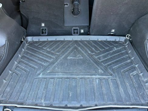 Used 2020 Jeep Renegade Latitude w/ Popular Equipment Group FWD image 14