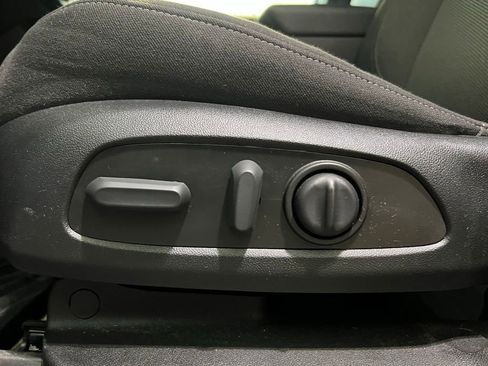 Used 2023 Chevrolet Traverse LT w/ Rear Camera Mirror Package AWD/4WD image 21