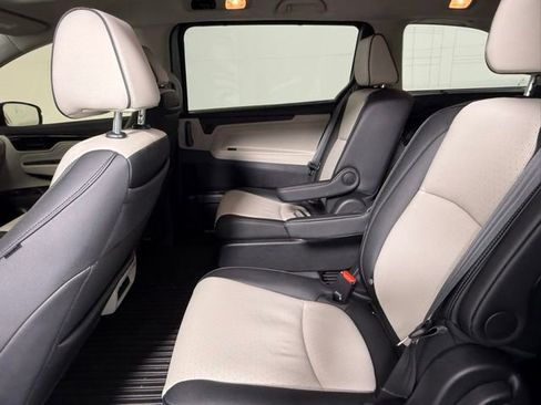 Used 2026 Honda Odyssey Elite image 32