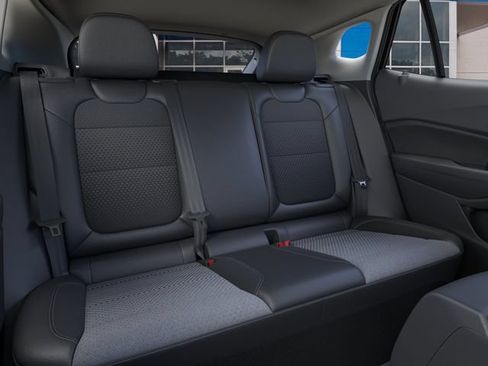 New 2026 Chevrolet Trax LT w/ LT Convenience Package FWD image 17