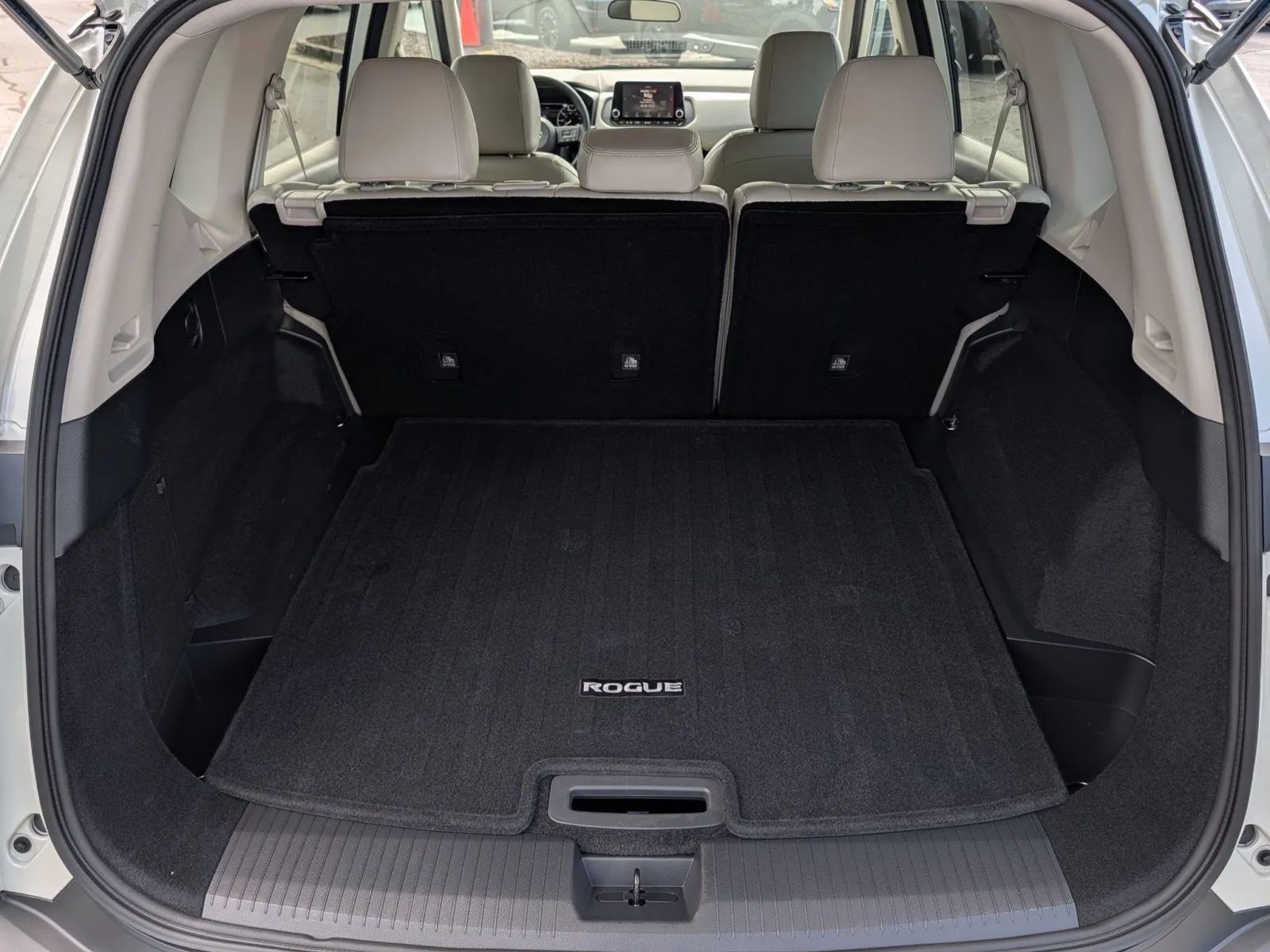 Used 2021 Nissan Rogue SV FWD image 16