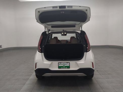 Used 2025 Kia Soul LX FWD image 29