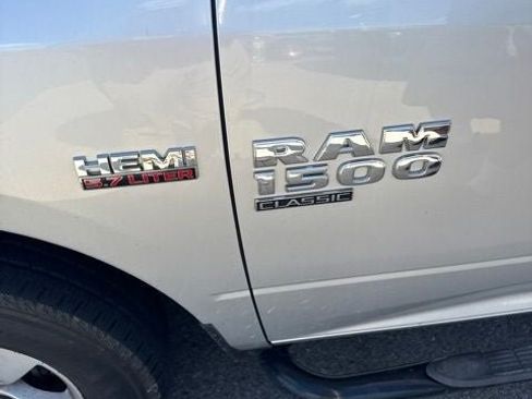 Used 2019 RAM 1500 Classic SLT AWD/4WD image 11
