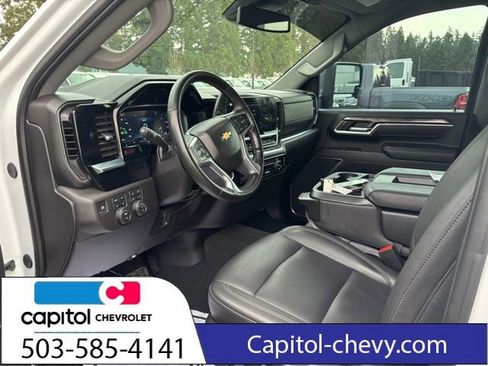 Used 2025 Chevrolet Silverado 3500 LTZ image 11